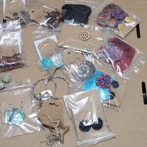 Lot 7 - Earring Bundle (19 Pieces)